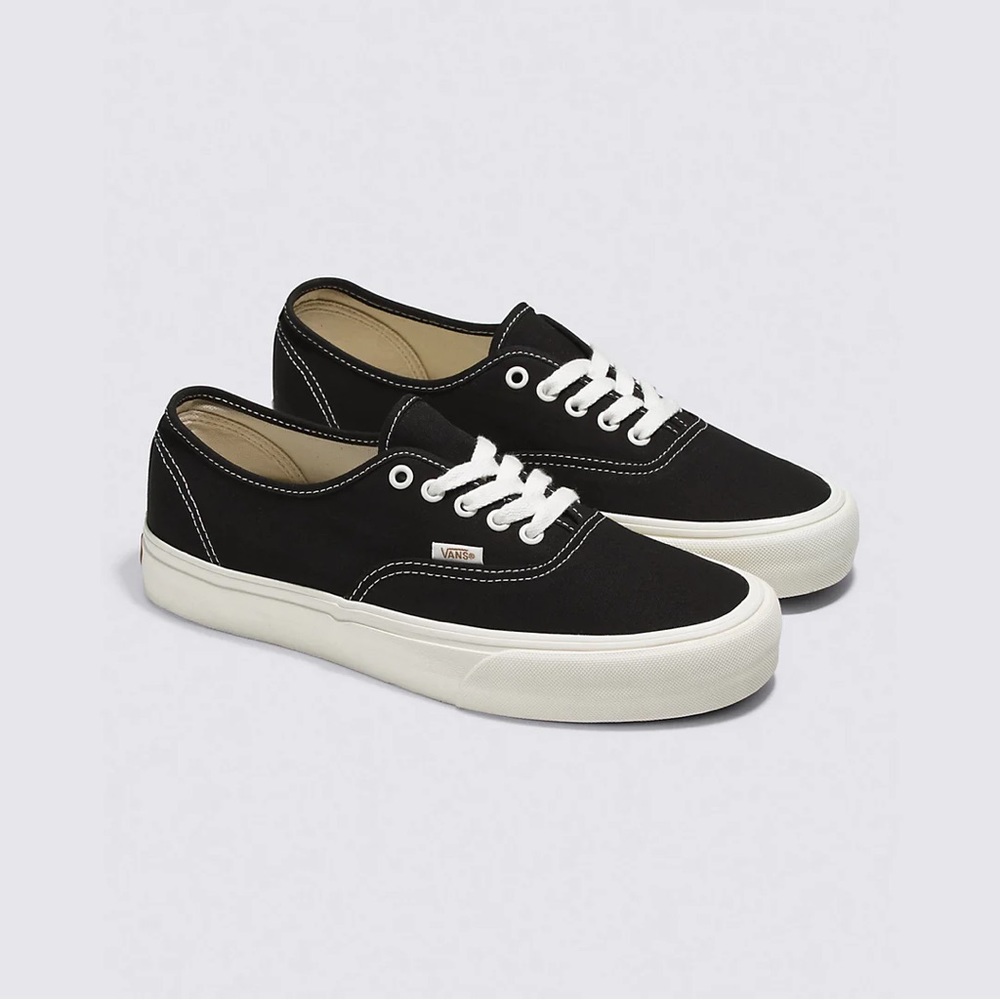 Vans Authentic VR3 - Black/Marshmallow - NWT